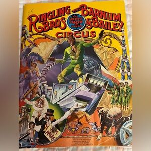 Ringling Brothers and Barnum & Bailey Circus program 1982 intact poster included
